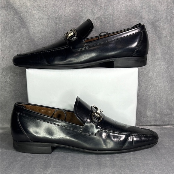 🔥🔥🔥Salvatore Ferragamo Black Loafers with Glossy Finish Size: 10🔥🔥🔥